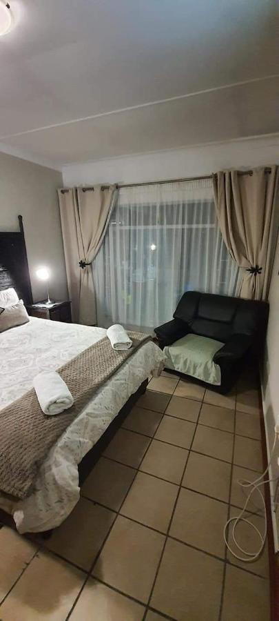 Aandrus Guesthouse Bloemfontein Exterior photo