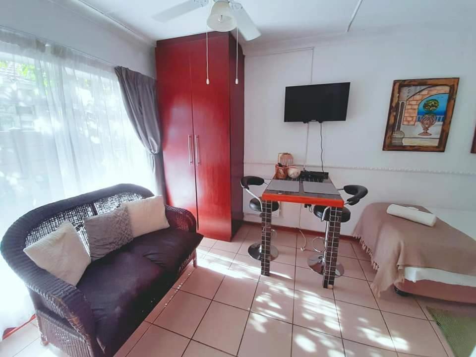 Aandrus Guesthouse Bloemfontein Exterior photo